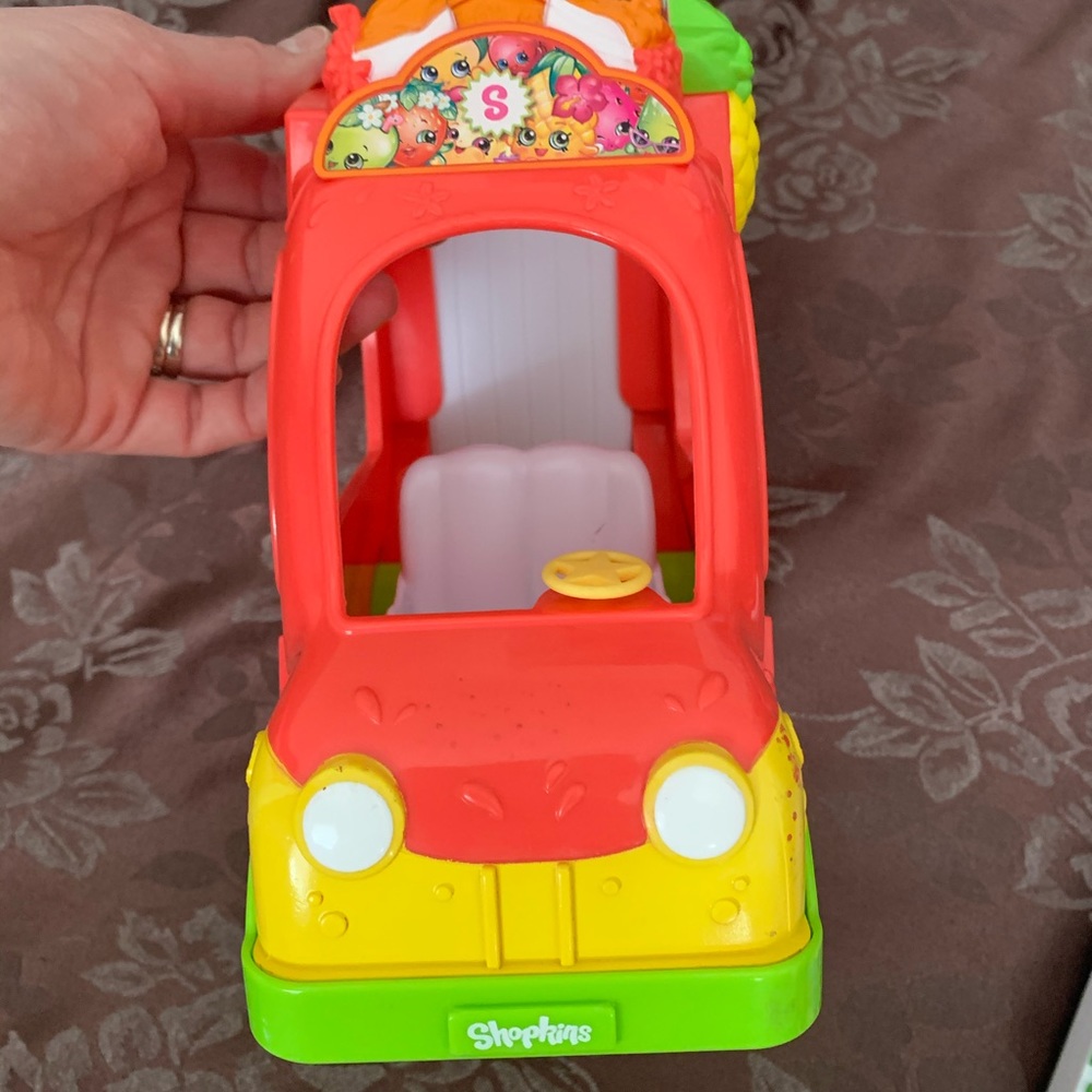 Shopkins bus. - Picture 2 of 2
